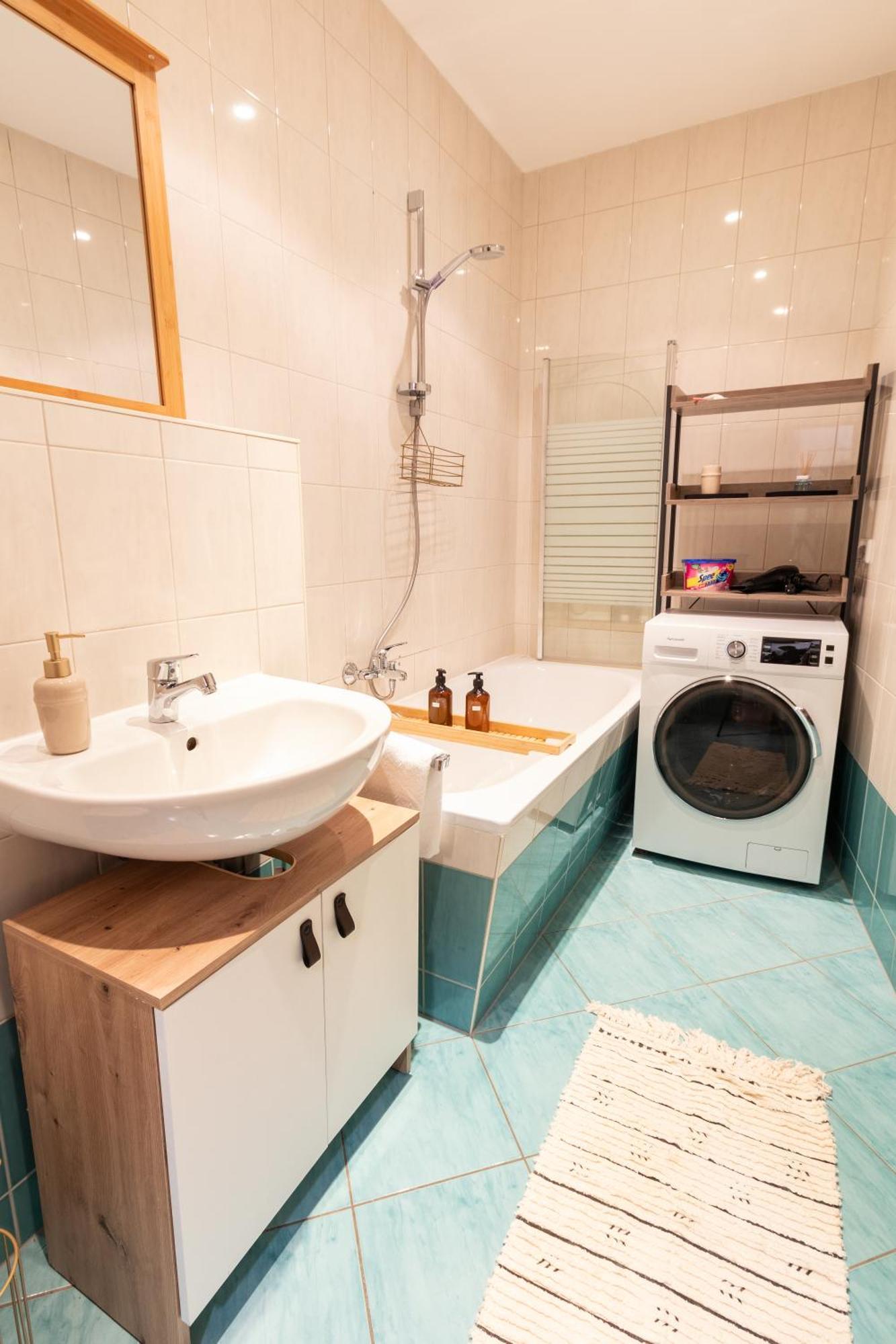 Stadtnatur Apartment Am Kuechwald - Mit Balkon, Streaming-Tv, Badewanne, Arbeitsplatz ケムニッツ エクステリア 写真