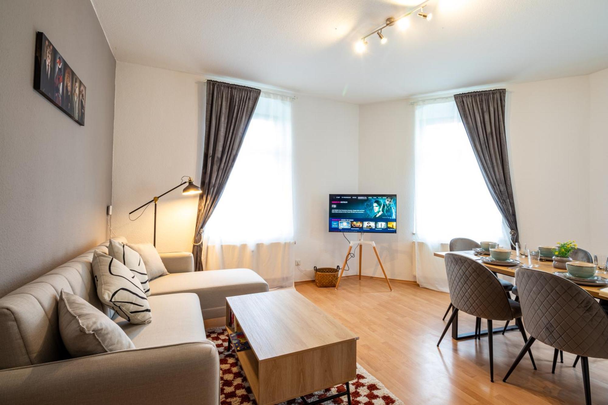Stadtnatur Apartment Am Kuechwald - Mit Balkon, Streaming-Tv, Badewanne, Arbeitsplatz ケムニッツ エクステリア 写真