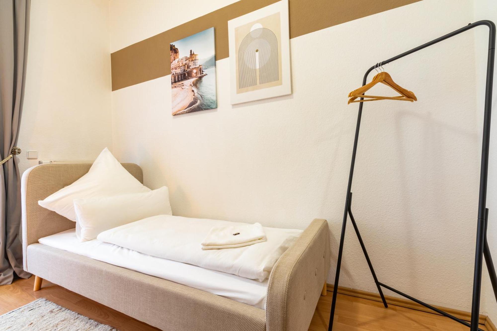 Stadtnatur Apartment Am Kuechwald - Mit Balkon, Streaming-Tv, Badewanne, Arbeitsplatz ケムニッツ エクステリア 写真
