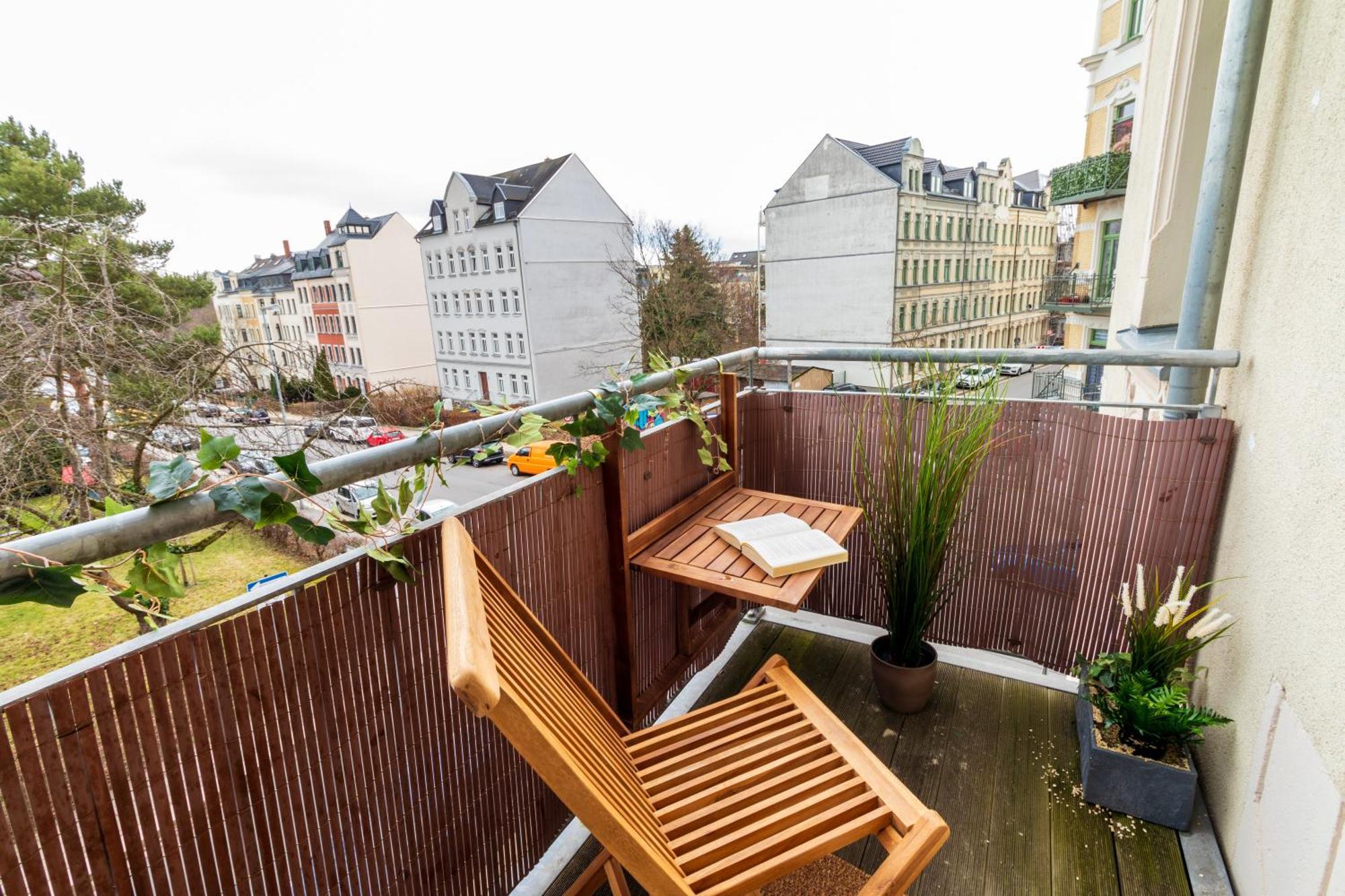 Stadtnatur Apartment Am Kuechwald - Mit Balkon, Streaming-Tv, Badewanne, Arbeitsplatz ケムニッツ エクステリア 写真